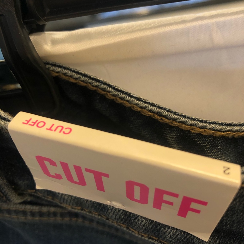 NWT Victoria’s Secret Pink Cut Off Jean Shorts - Picture 3 of 3